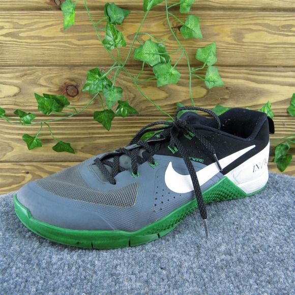 Nike Invictus Men Sneaker Shoes Gray Synthetic Lace Up Size 11.5‎ Medium - Picture 1 of 11